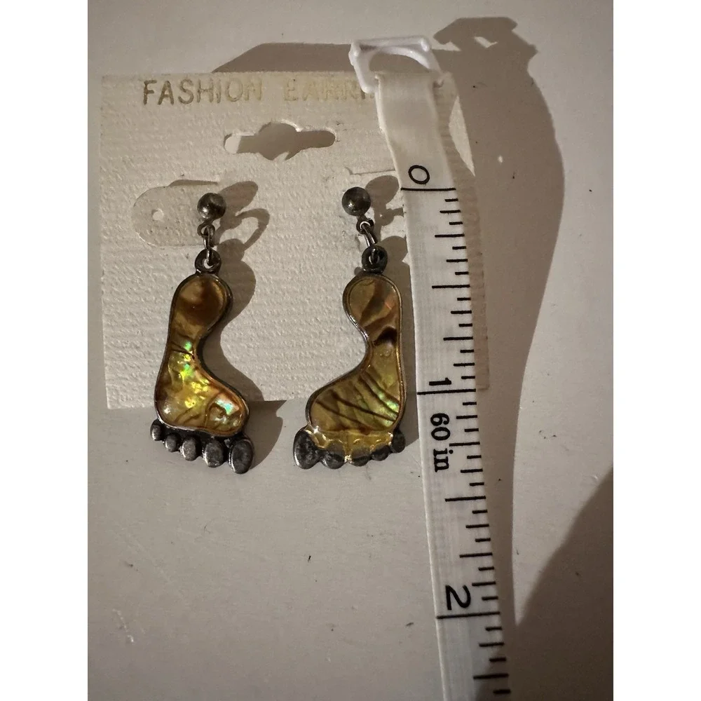 2 Pair abalone earrings Barefoot  & Whale Tale New On‎ Card  Summer Beach Fun